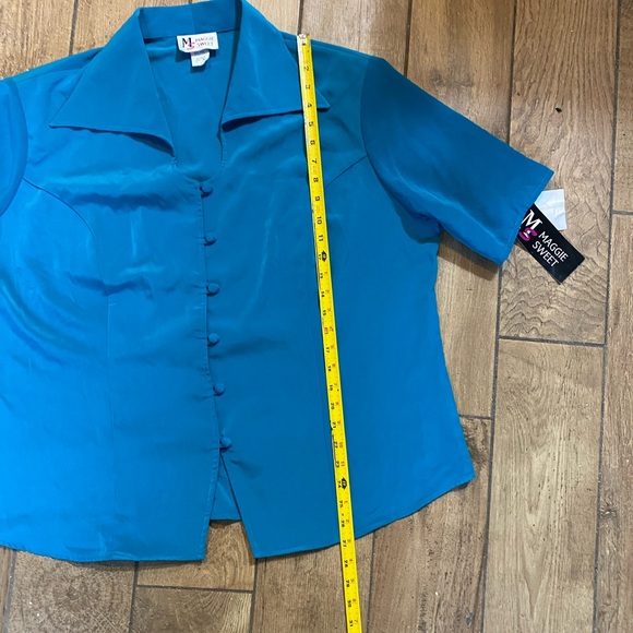 Maggie Sweet  green Button Down Shirt with Notched Collar and Boxy Fit - Picture 6 of 7